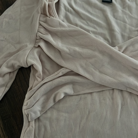 NWOT SHEIN Maternity Cross Wrap Sweetheart Neck Tee - Picture 3 of 6